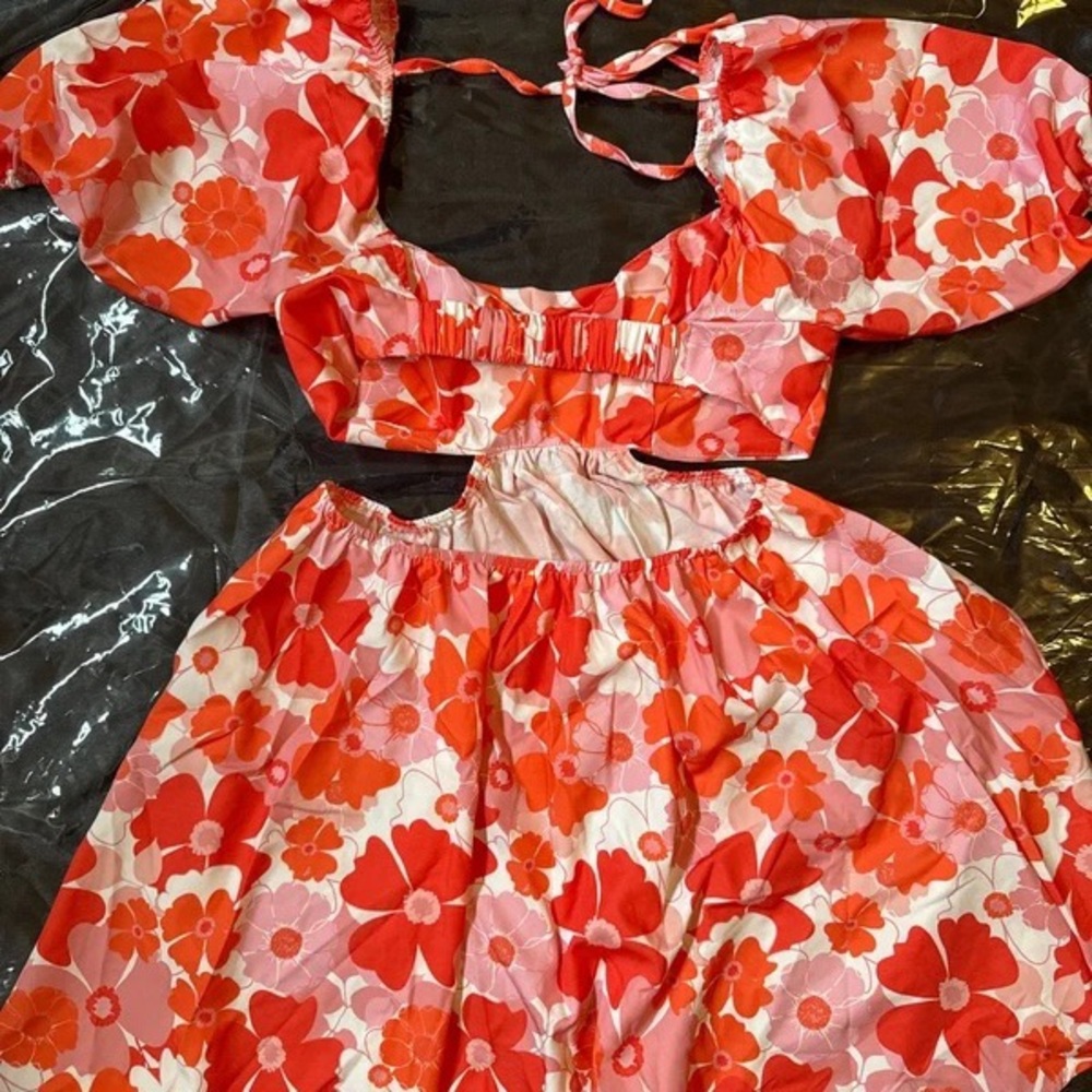 Floral Cutout Two-Piece Dress in Red & Pink - Picture 2 of 5
